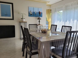 MARRELEC, location, Clévacances, Paimpol, proximité port et commerces, la grande pièce de vie avec espace salle à manger