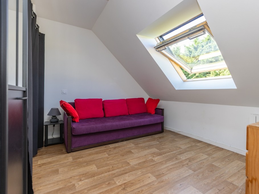 Chambre 4 Etage, salon télé