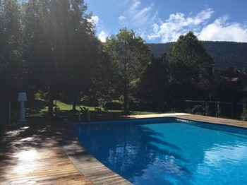 piscine extérieure l'été