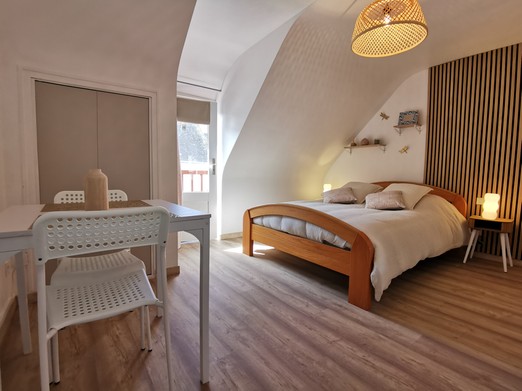 Studio avec 1 lit 140 a l'étage d'une maison