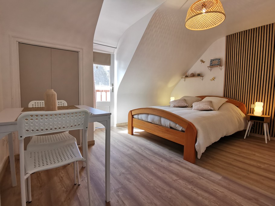 Studio avec 1 lit 140 a l'étage d'une maison