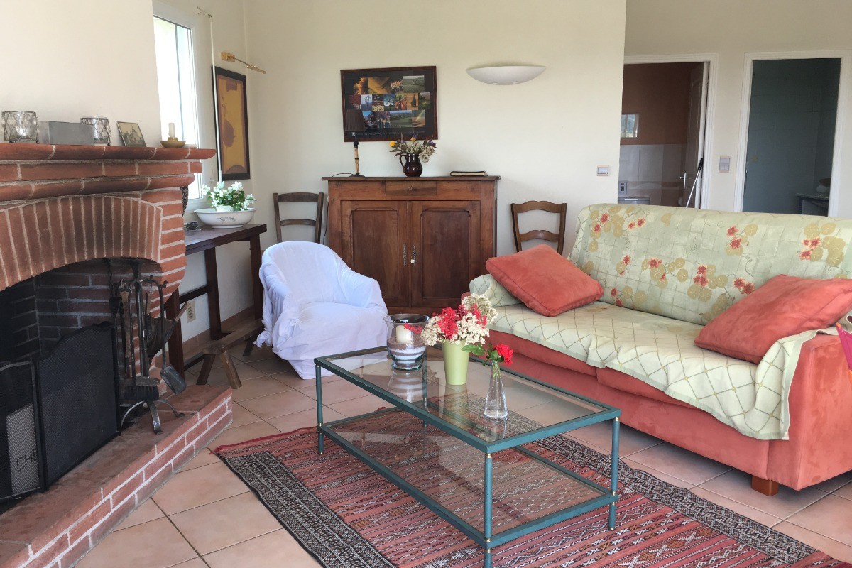 Le salon du Gite Au Bouzigues