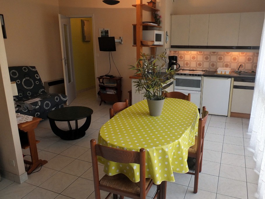 L'espace repas, la pièce de vie - Appartement "Le Beaulieu"