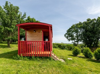 Domaine de la Cambre, camping à la ferme, gîte avec piscine, roulotte, logement insolite, déconnexion, vacance nature, Duffort, Gers, Occitanie, tourisme vert