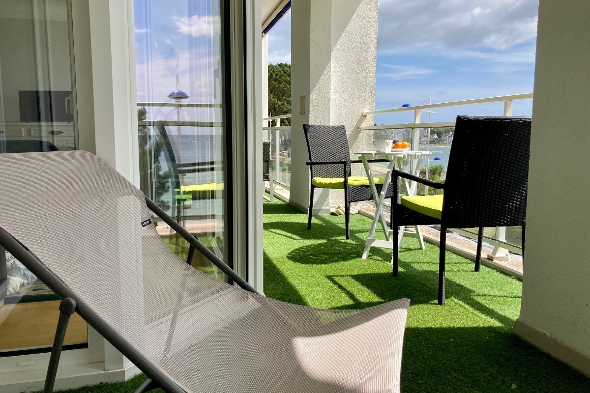 Un balcon de 15m² pour se sustenter, se prélasser, contempler sans se lasser...