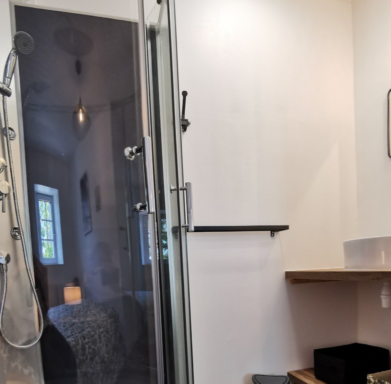 Salle d'eau Chambre 1