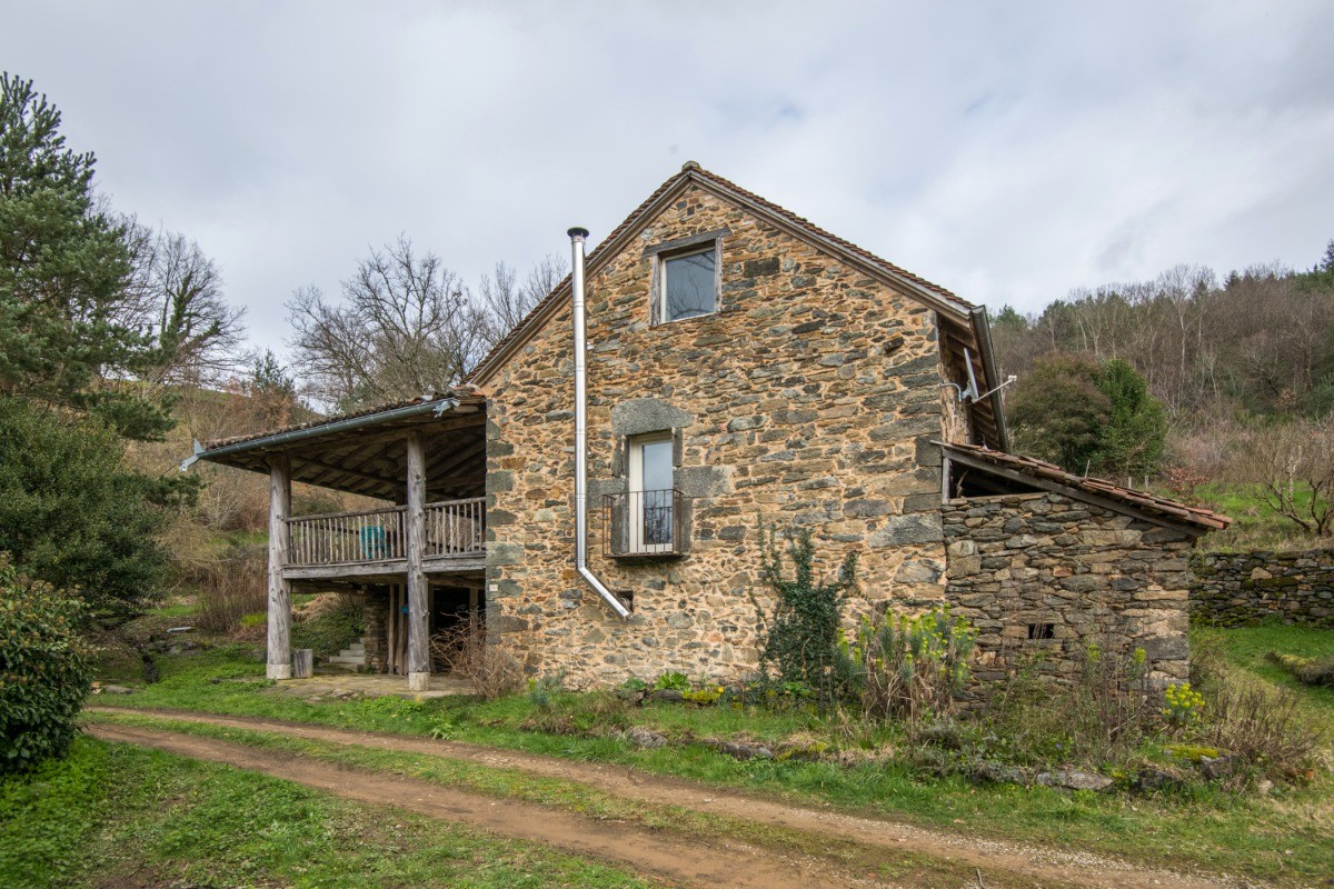 Vue façade GITE LE CUN FRAYSSHINES LOT 46 CLEVACANCES