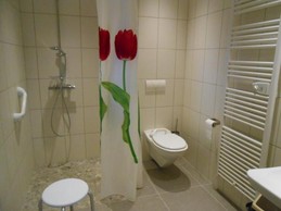 chaque salle de bain a une douche italienne