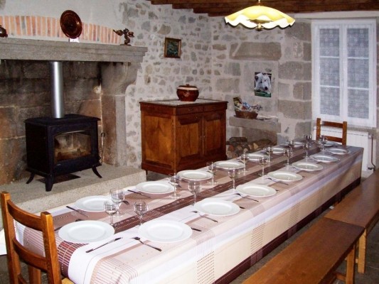 La Betoulle Gîte grande capacité en Creuse au cœur du Limousin. Maison 6 chambres pouvant accueillir jusqu'à 15 personnes