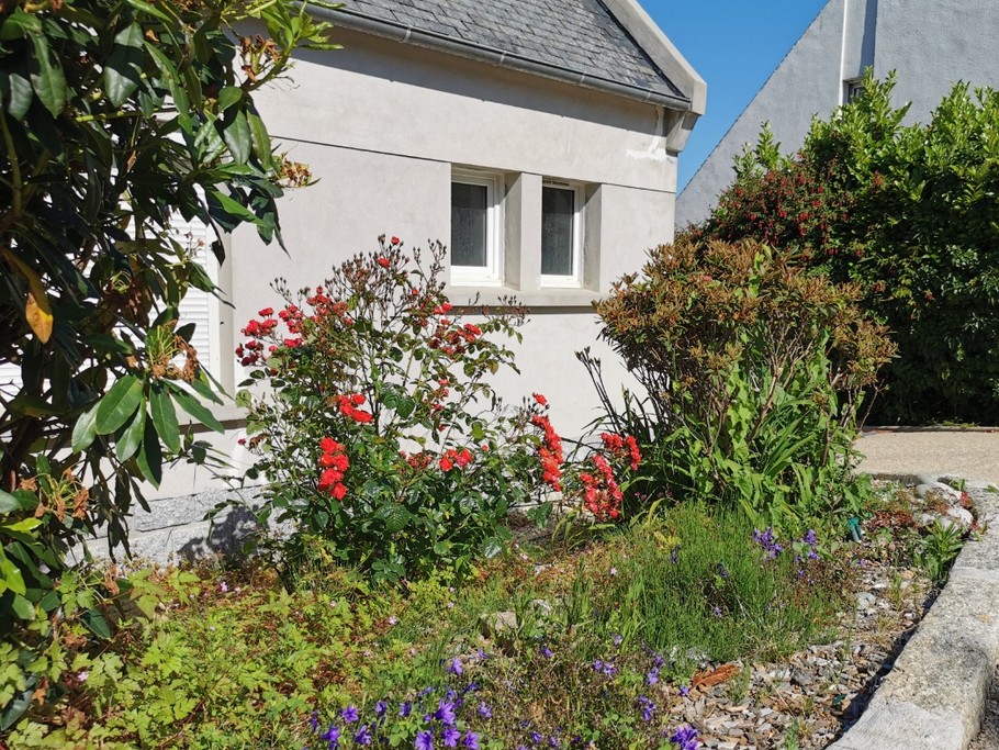 Parking clos à l'arrière de la maison