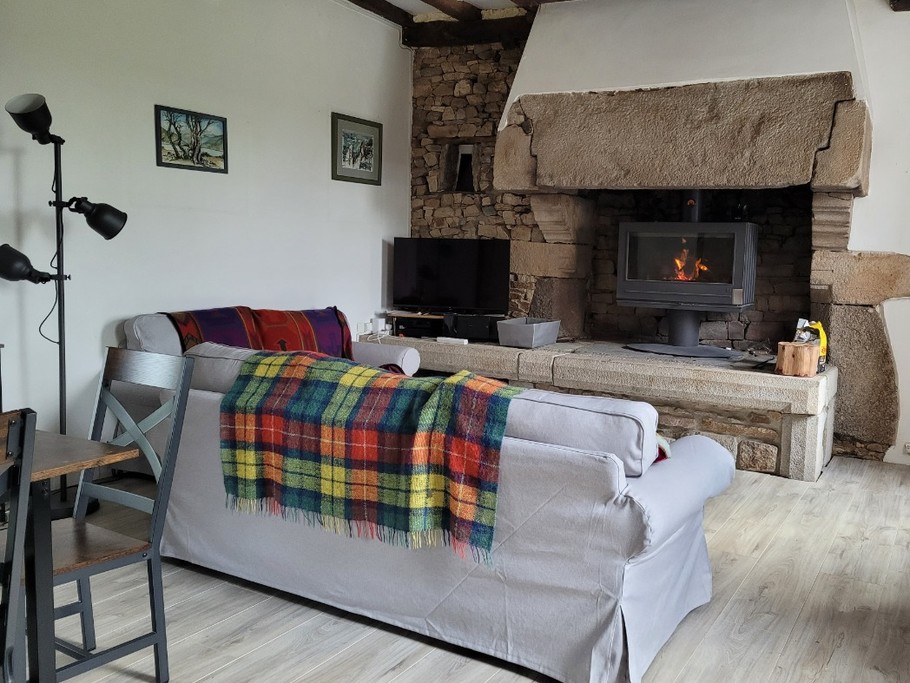 DELCROIX, location,  Clévacances, Runan, pièce de vie espace salon