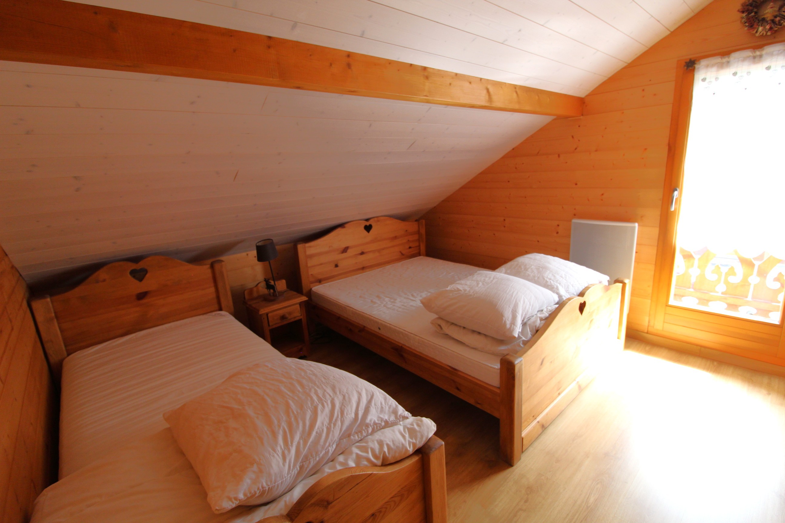 Chambre n°3 avec 2 lits simples - Chalet familial Mauselaine - Séjour nature au cœur des Vosges