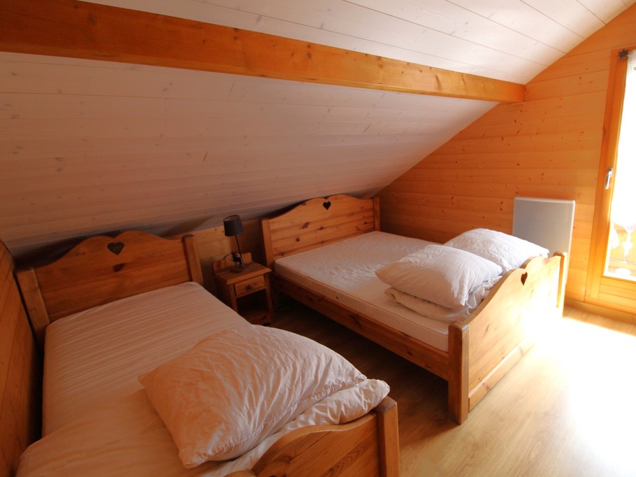 Chambre n°3 avec 2 lits simples - Chalet familial Mauselaine - Séjour nature au cœur des Vosges
