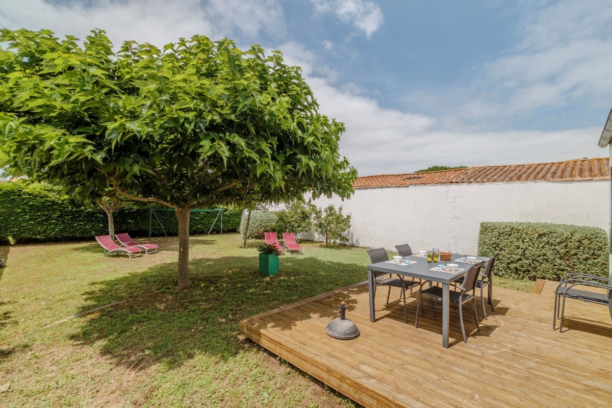 Gite "Rue de La Manne" avec jardin clos, proche de l'océan et des commerces à pieds, pour 5 personnes, Ste Marie de Ré, Ile de Ré