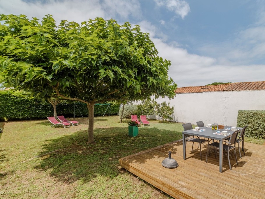 Gite "Rue de La Manne" avec jardin clos, proche de l'océan et des commerces à pieds, pour 5 personnes, Ste Marie de Ré, Ile de Ré