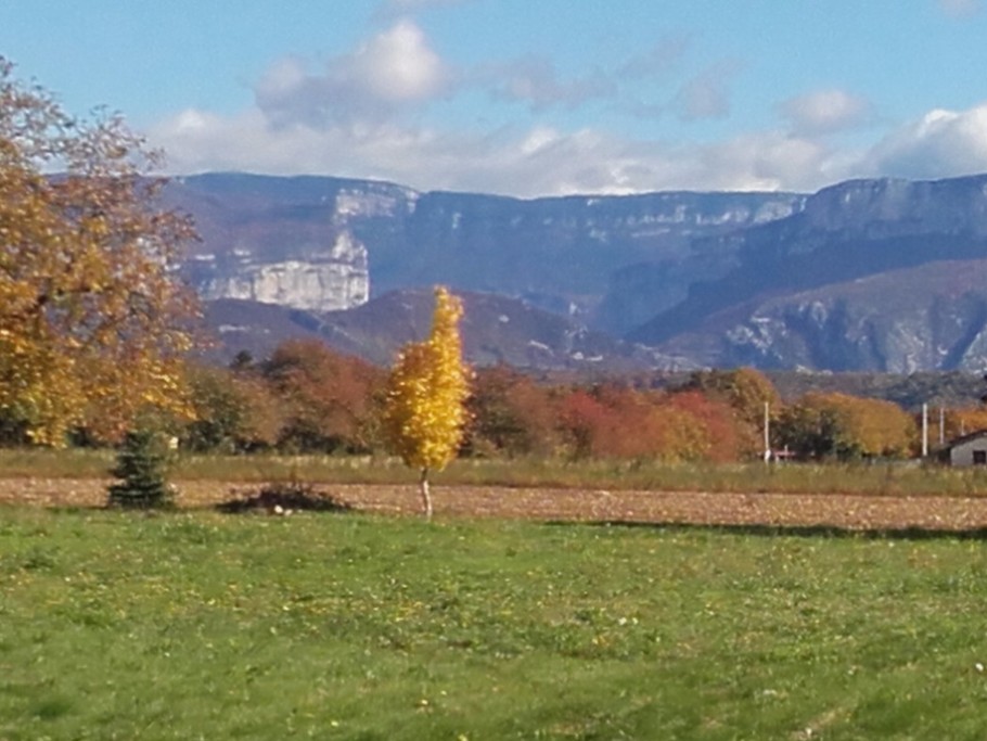 Gîte pour 2 à 5 personnes au pied du Vercors entre Isère et Drôme  - VUE DU GITE