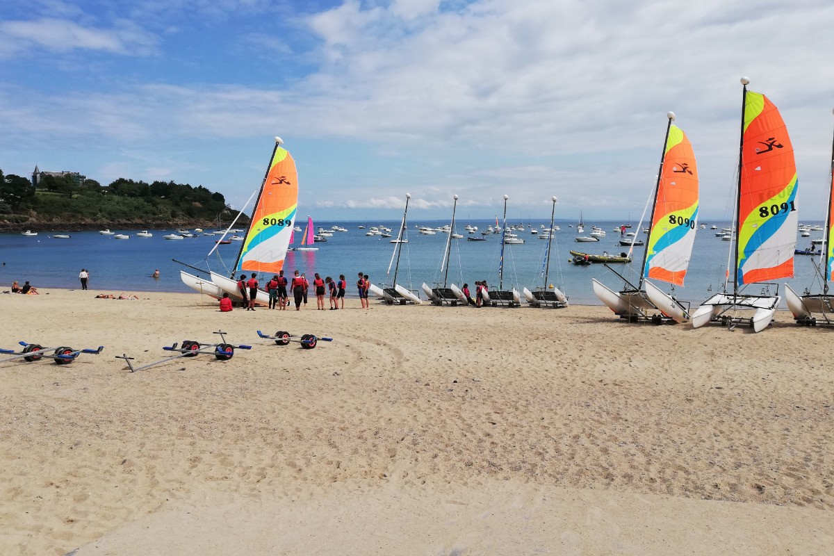 La plage de Portmer ou se trouve l'école de voile