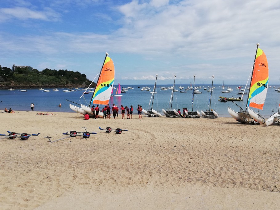 La plage de Portmer ou se trouve l'école de voile