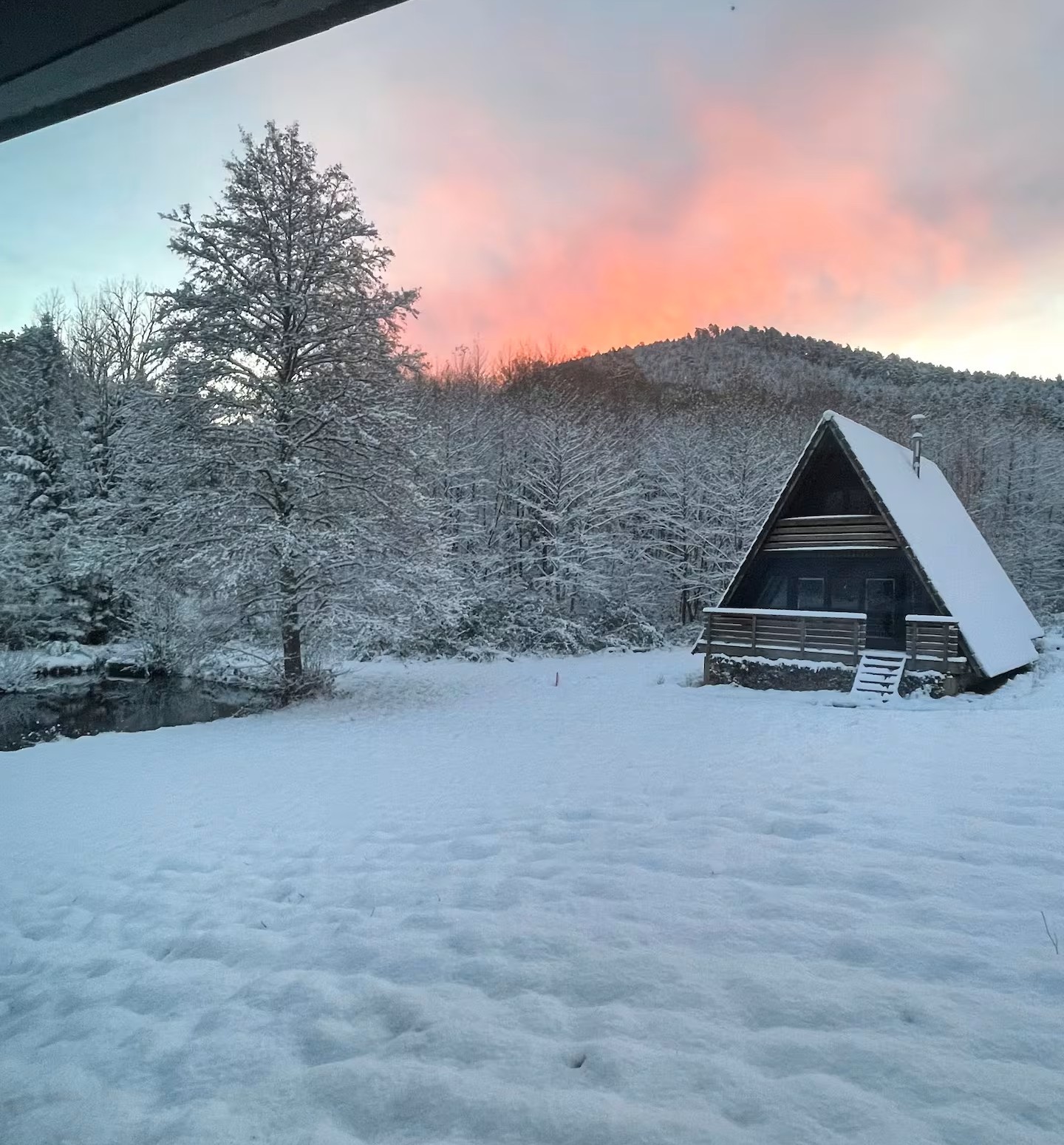 Chalet atypique en A, l'Armorique, en pleine nature dans les Vosges
