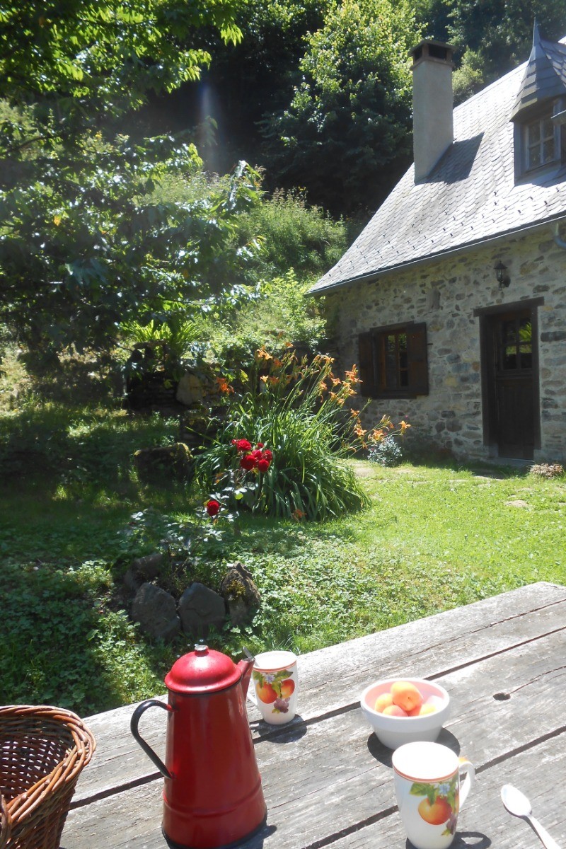 L'été, la terrasse du gîte est très agréable et propice au repos