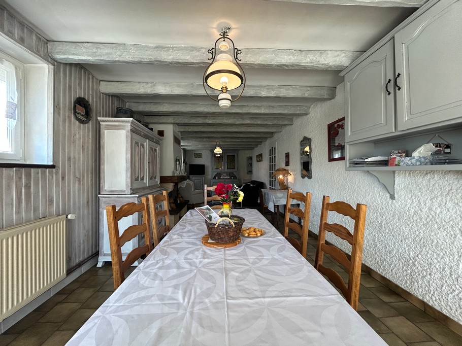 Espace repas - Gîte Bellegoutte, campagne et nature