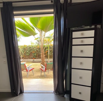 Chambre fournaise donnant sur jardin