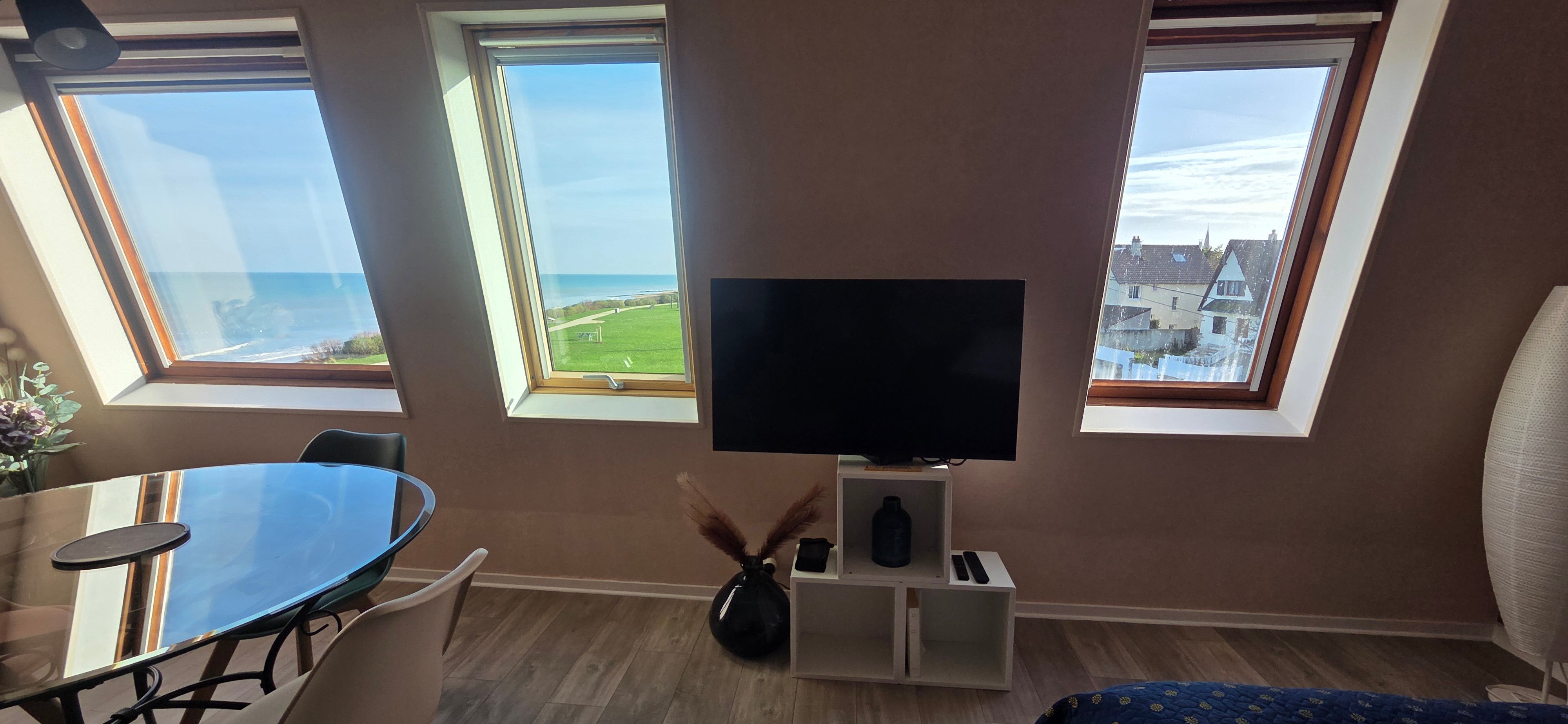 Flat in Bernières sur Mer facing the sea