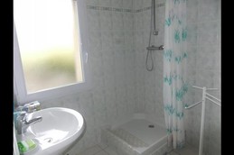 Location - Maison de vacances - Plaintel - Salle d'eau / WC au RDC