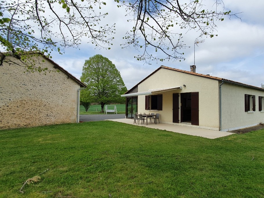 Terrasse sud sous le store