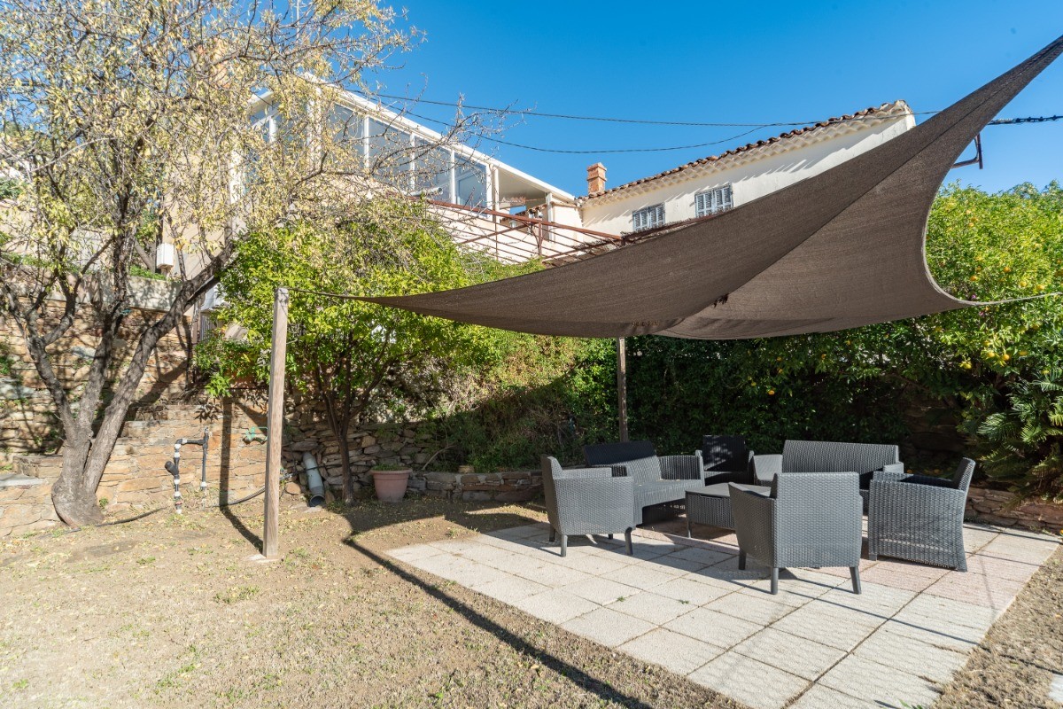 Jardin extérieur aménagé