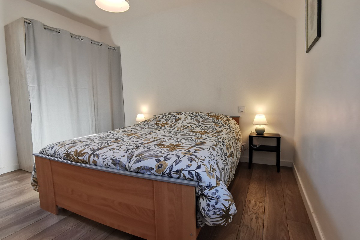 Etage: Chambre 1 avec lit 140
