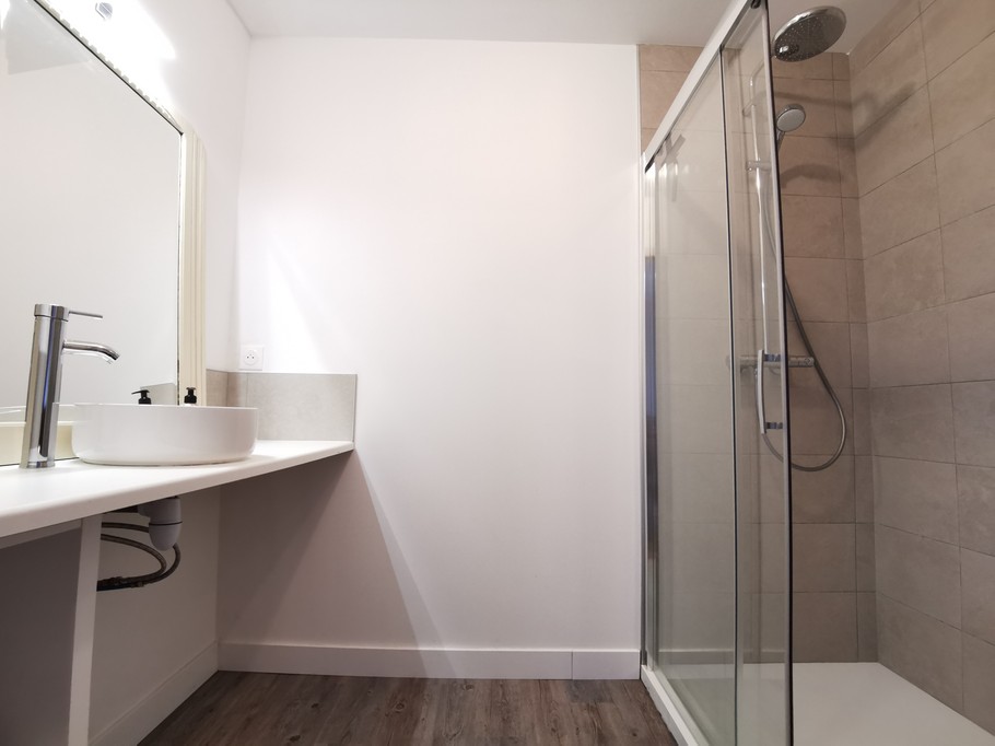 sde communicante Chambre parentale à la chambre du RDC