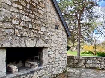 Etang de Farges, Saint Germain près Herment, Chalet Bleu - Terrasse avec barbecue