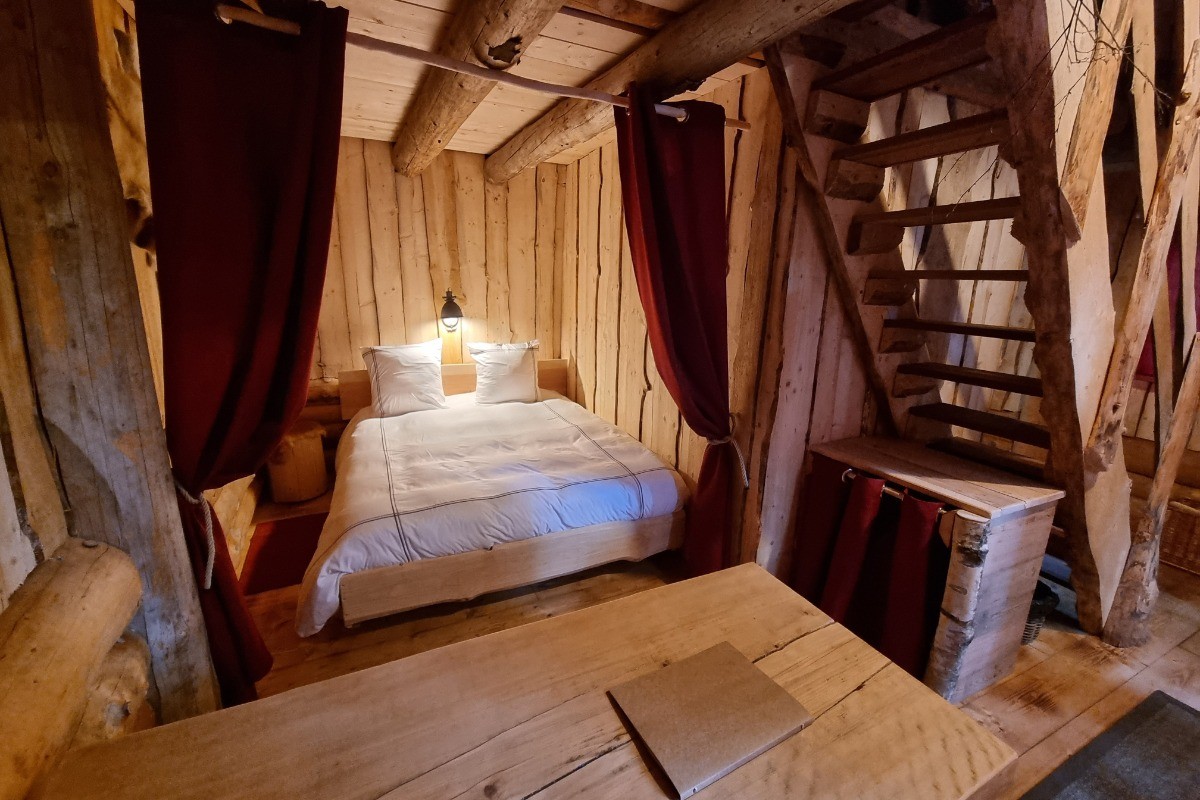 Fuste du Trappeur, Grand lit double - Les Cabanes du Lac de Pierre Percée