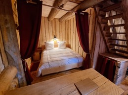 Fuste du Trappeur, Grand lit double - Les Cabanes du Lac de Pierre Percée