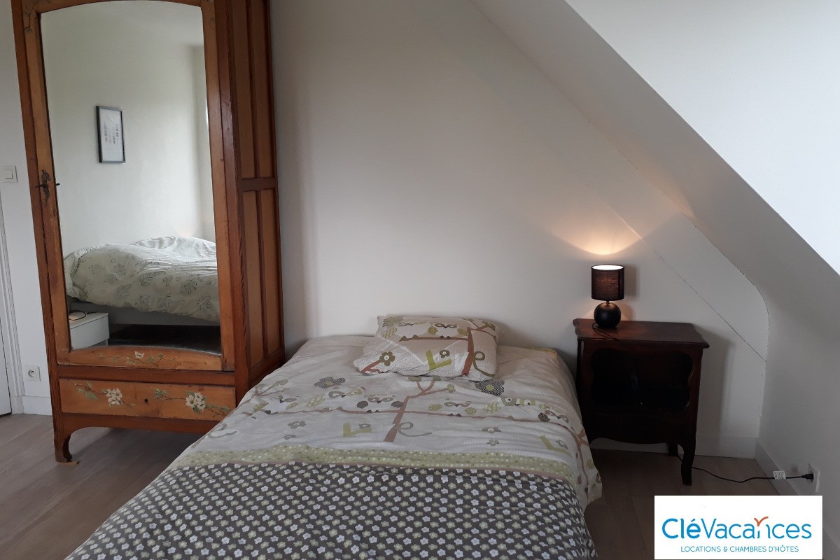 Maison indépendante 5 minutes (voiture de la plage) 8/9 personnes - Matignon - Côtes d'Armor - Bretagne - chambre
