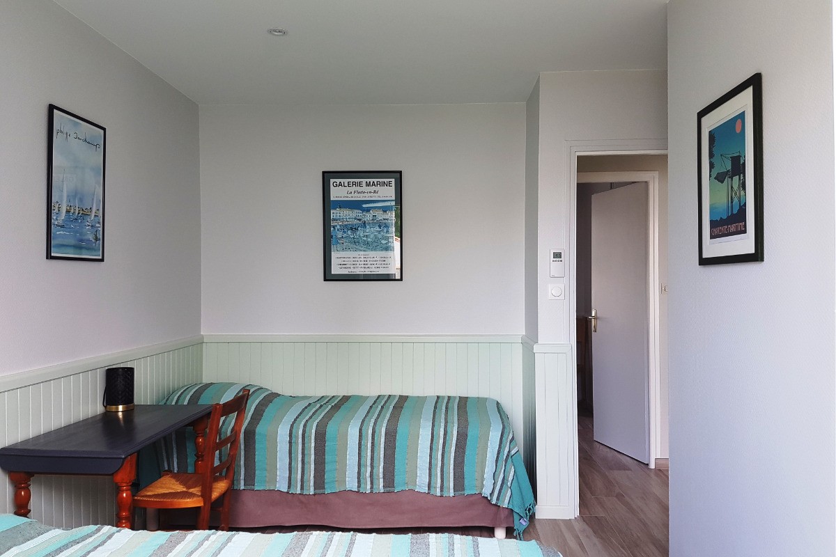 chambre verte 2 lits placard