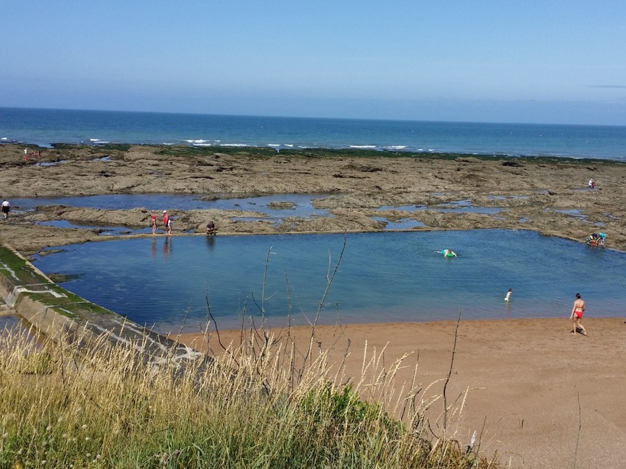 Sea swimming pool, 5 pineaux beach