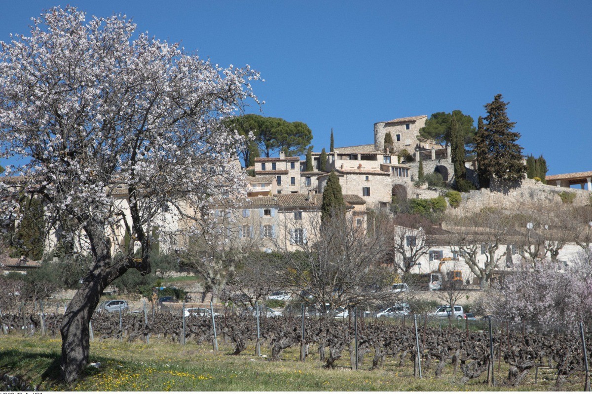 Vue sur Joucas village 
Crédit. A.Hocquel VPA