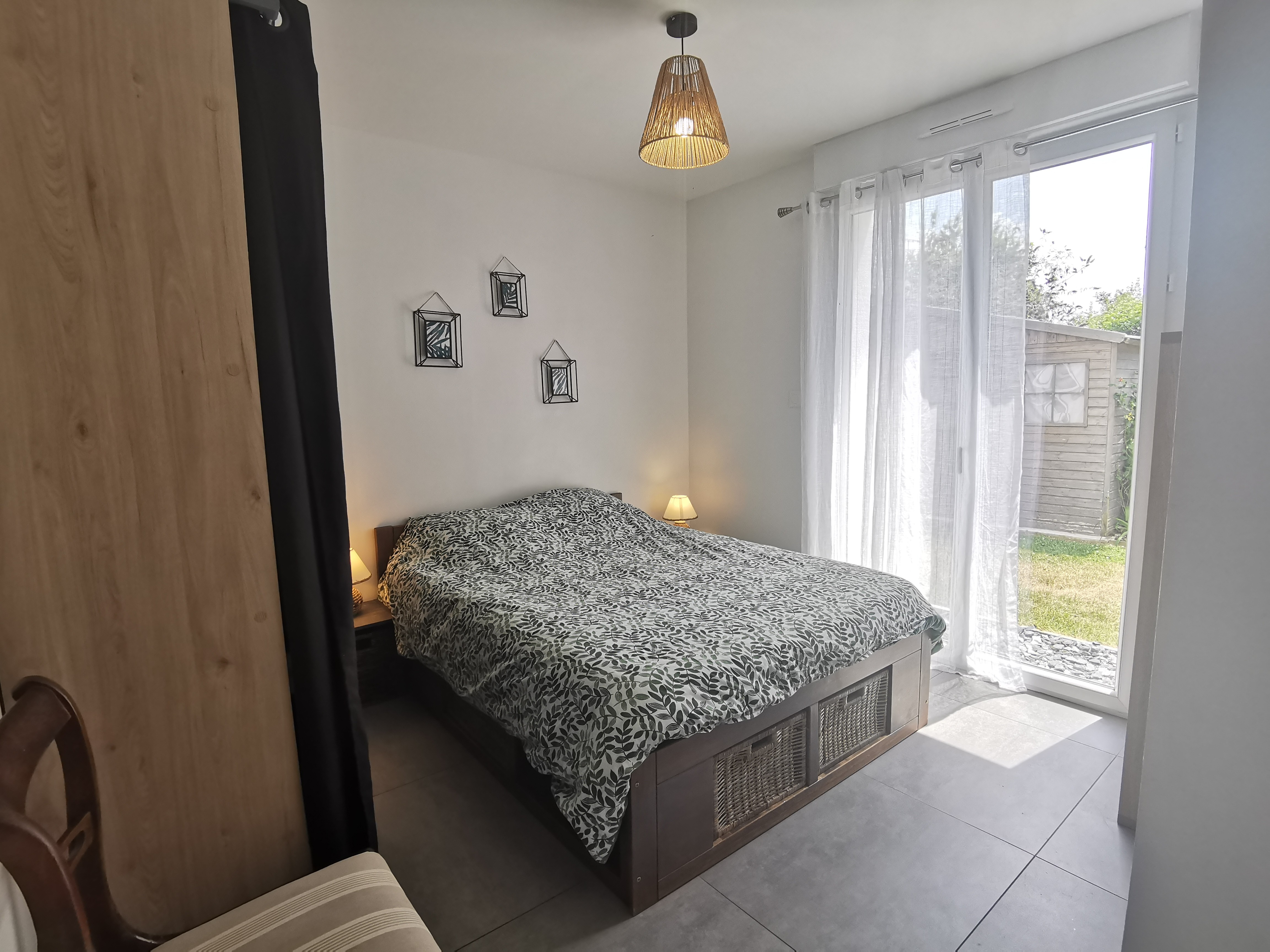 Ground floor: bedroom 1 with a 140 bed