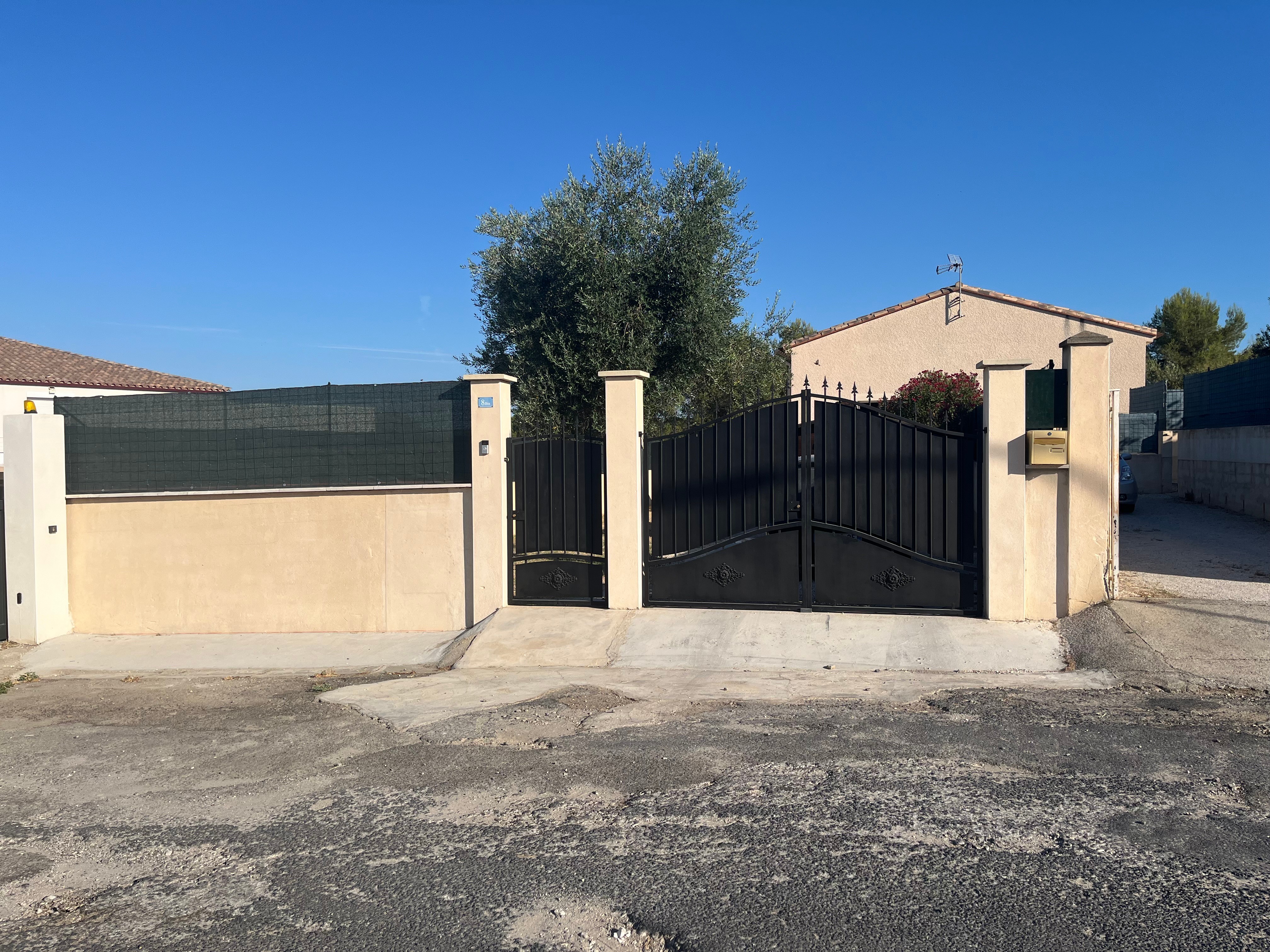 entré -villa LE CRES