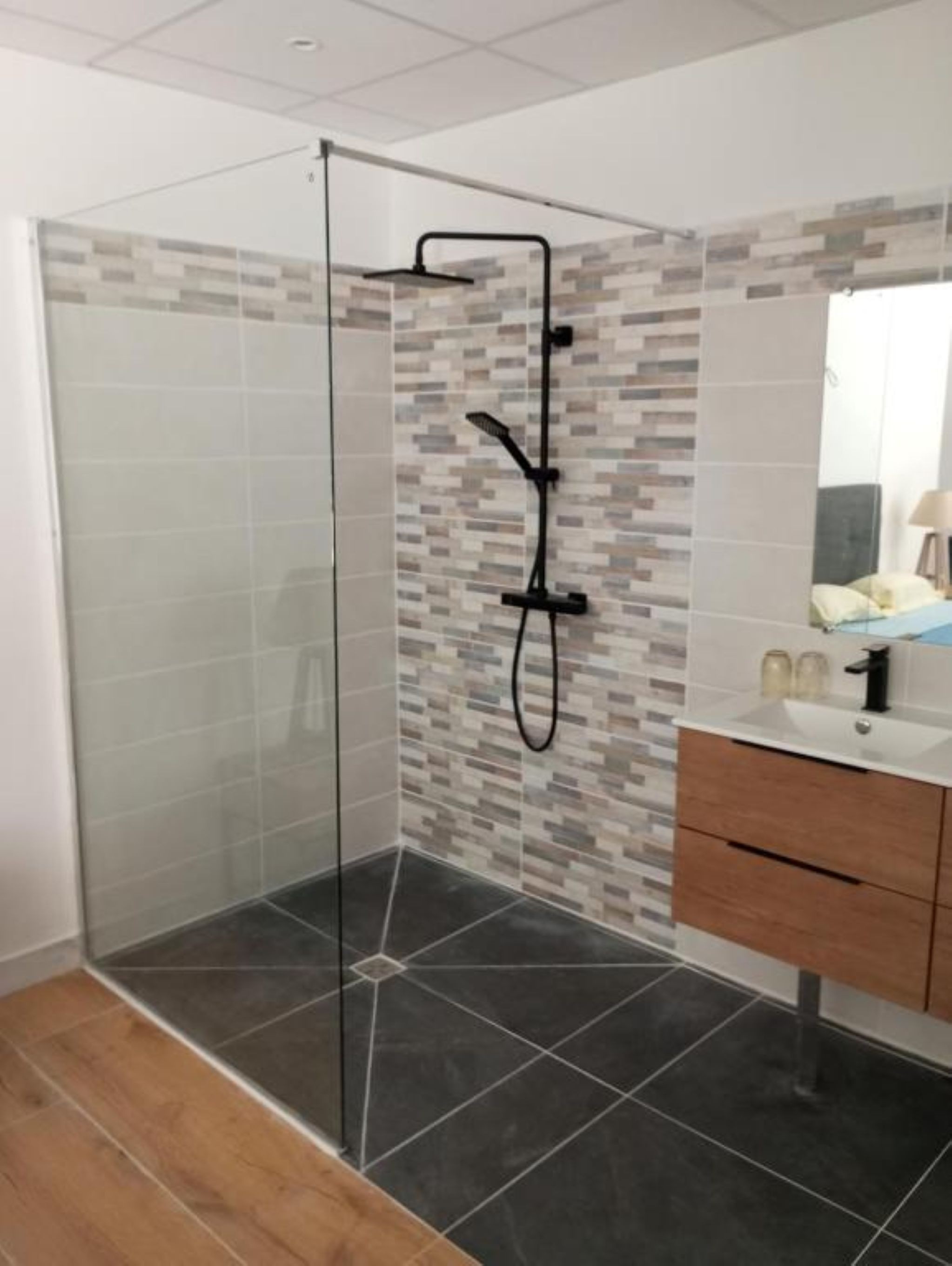 The shower room with Italian shower and washbasin, separate toilet in the Ibiza bedroom at Belluire, Charente maritime