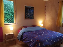 Grande chambre lit 140 x 190