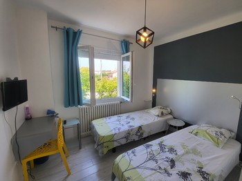 CHAMBRE 3 avec lits jumeaux