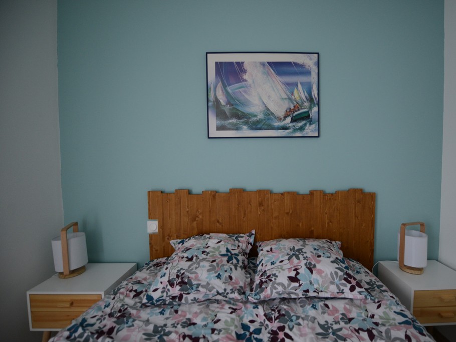 Chambre 1 avec lit 160 et salle d'eau privative - Maison de plain-pied équipée PMR - Location de vacances - Ploudalmézeau - Maison Roscaroc Aubertin