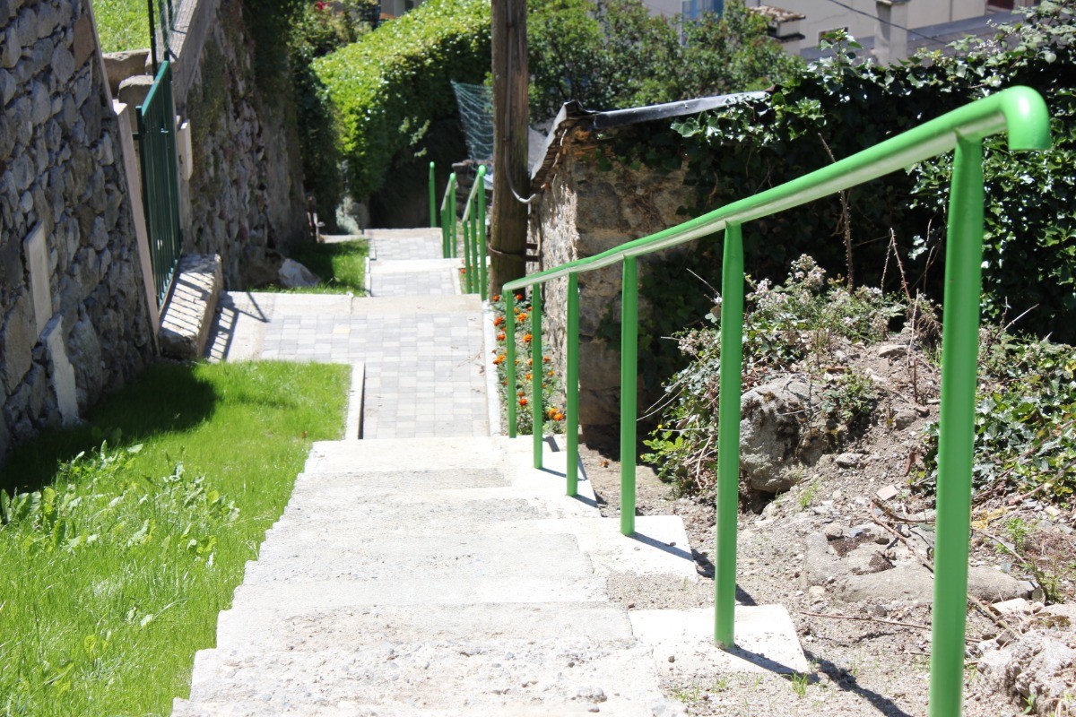 Escalier d'accés au gîte