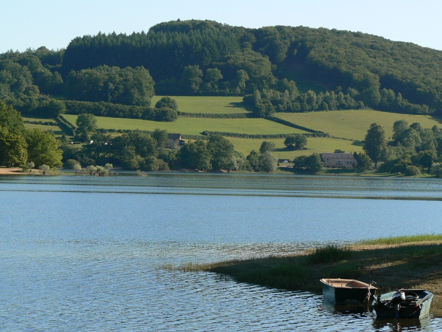 Grand gîte dans le Morvan - Lac de Pannecière