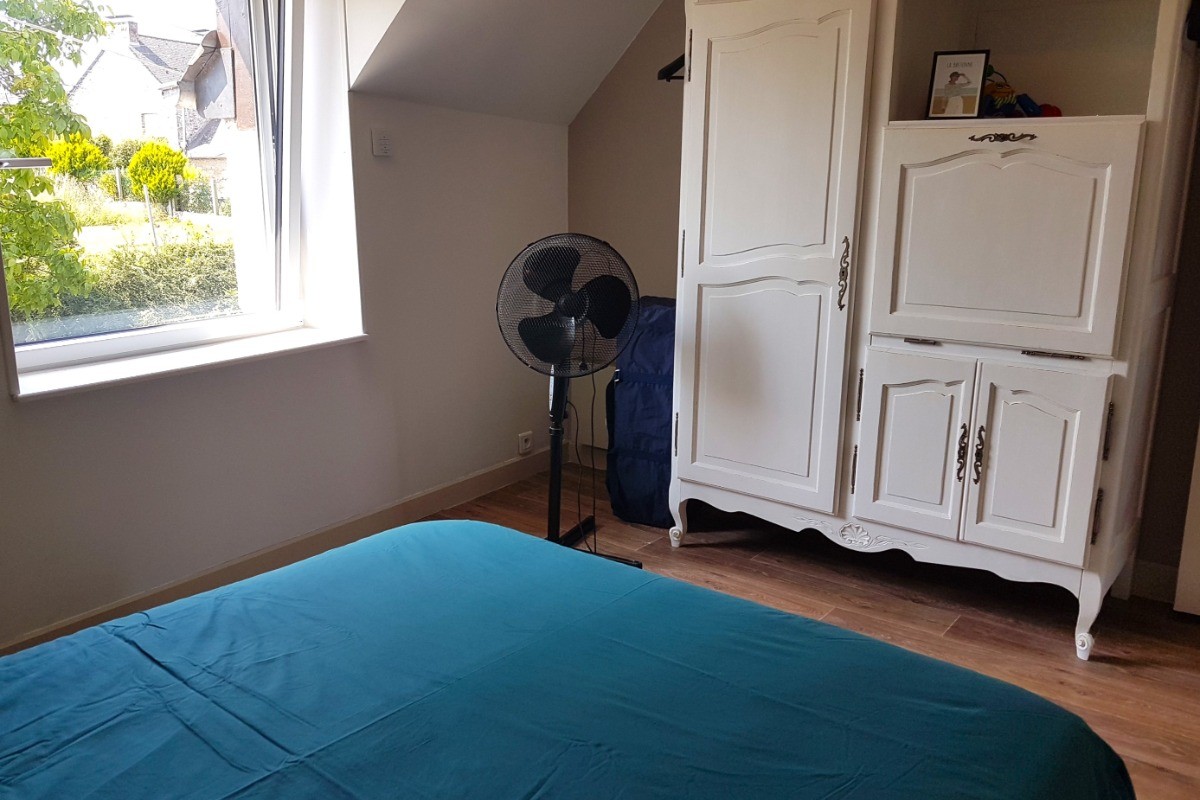 Chambre indépendante pour 2 personnes (1 lit 140 cm)
Crédits photo : Clévacances 35