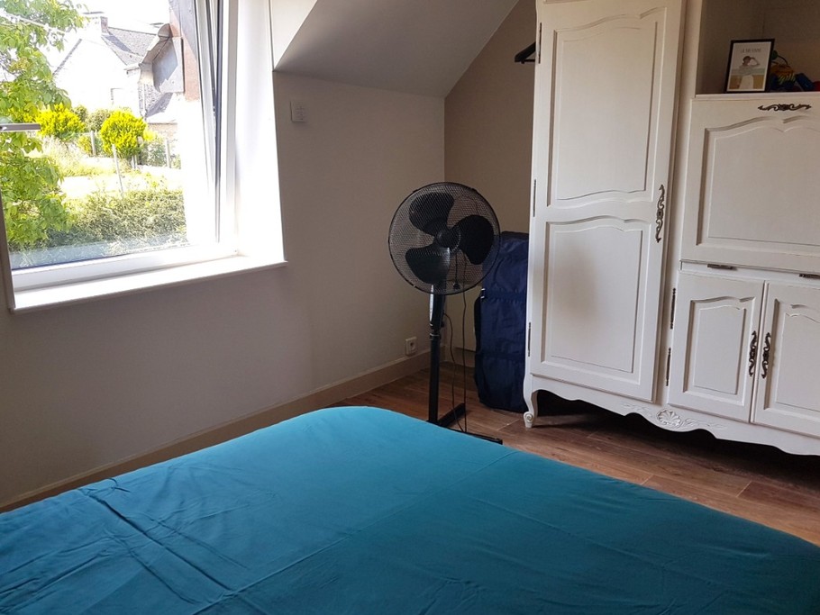 Chambre indépendante pour 2 personnes (1 lit 140 cm)
Crédits photo : Clévacances 35