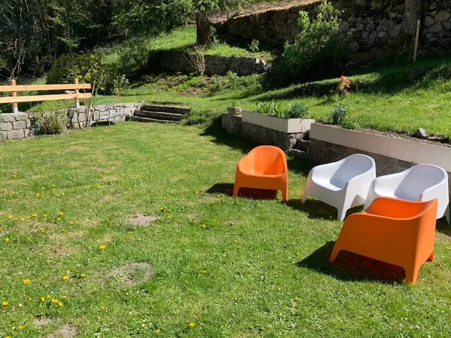 Pauze's private garden in spring